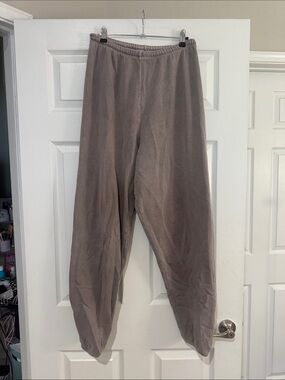 Joah Brown Relaxed Fit SweatPants in Taupe